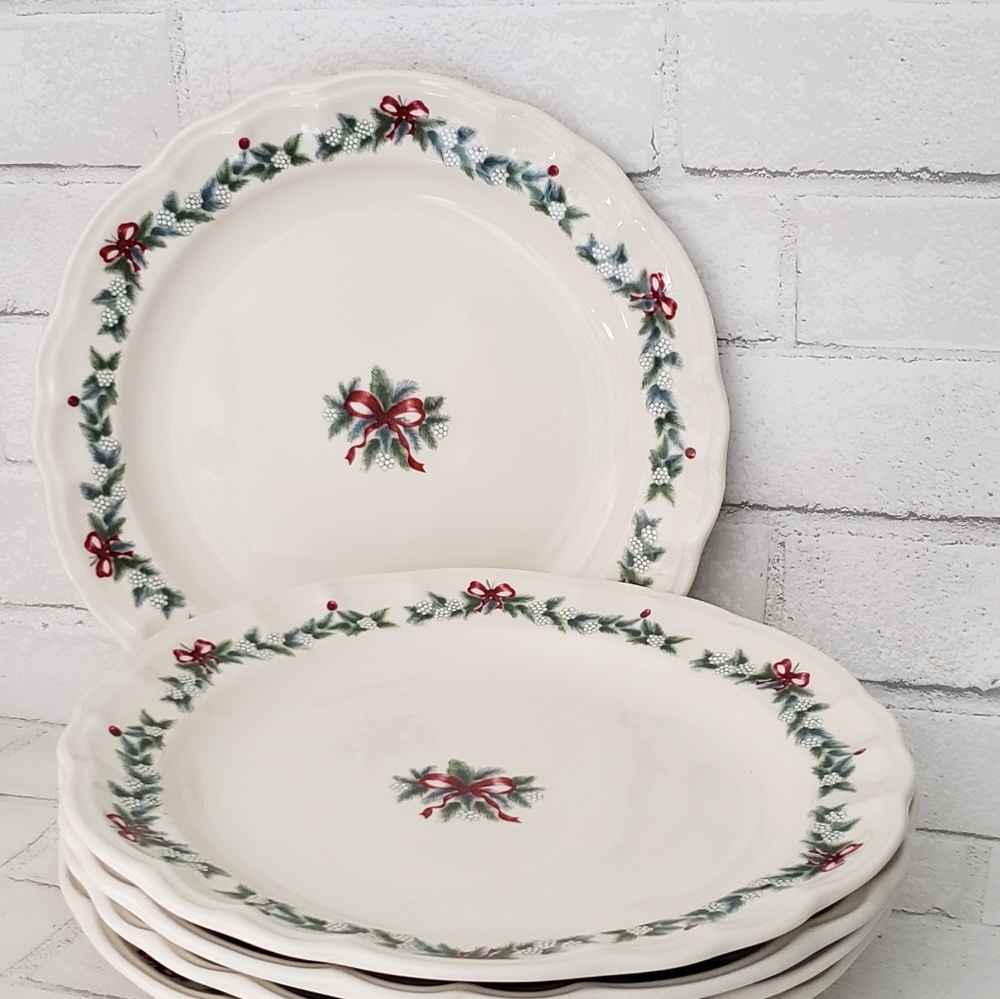 🎄PFALTZGRAFF Red Ribbons Holiday of 4 Plates
